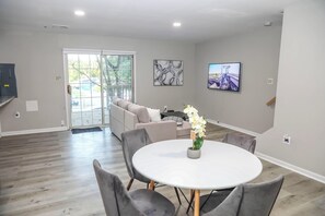 Interior - Cozy 1 BR near Downtown Silver Spring - Explore DC with Ease (Silver Spring)