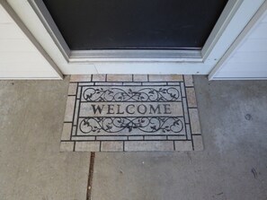 Exterior detail - The Shores Lakeside Condo Unit 5680 (Williamsburg)