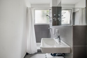 Hårføner og håndklær