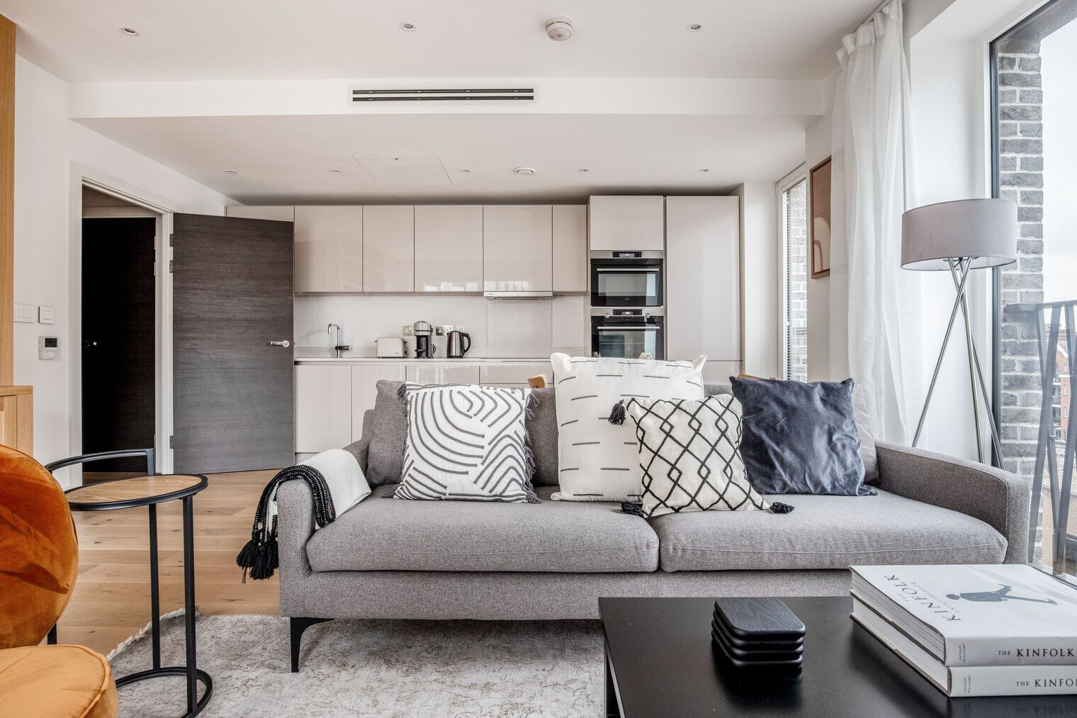 Télévision, chaîne hi-fi