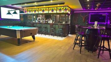 Bar (en la propiedad)