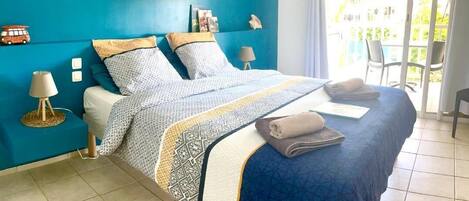 1 chambre, lit parapluie, Wi-Fi gratuit, draps fournis