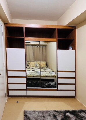 1 bedroom, WiFi, bed sheets - M Your Iloilo City Sanctuary (Iloilo City)