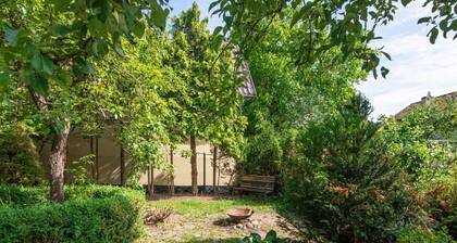 Lovely apartment in villa for 10 people with WIFI, TV, patio and pets allowed