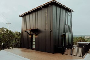 Exterior - Overlook Tower - Views, Hot Tub, RV/Tesla Hookup & Plenty of Parking! (Canyon Lake)