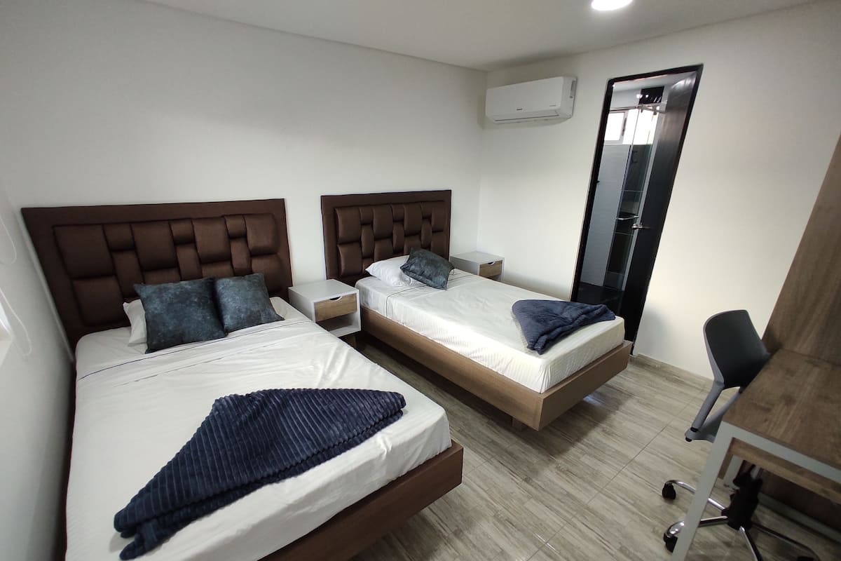 Standard Room | 1 bilik tidur, peralatan tempat tidur premium, tilam berlapik, meja