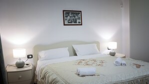 Room - Cottage - Sleeps 4 - Parking - Garden (Noto)