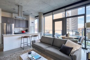 Télévision, chaîne hi-fi