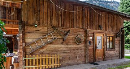 Casa de vacaciones 'Trucks Hütte' con vistas a la montaña, terraza privada y Wi-Fi