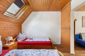 2 bedrooms, iron/ironing board, free WiFi, bed sheets