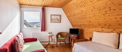 2 عدّة غرف نوم ومكواة/لوح كي وواي فاي مجانًا وملاءات أسرّة