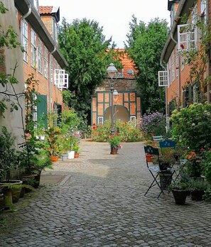 تناول الطعام بالخارج