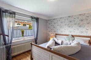 1 bedroom, free WiFi, bed sheets