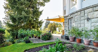 Ferienwohnung "Merkurblick" mit Bergblick und Privat-Terrasse, WLAN