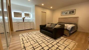 1 bedroom, free WiFi, bed sheets