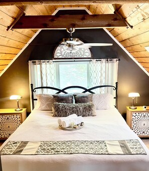 3 bedrooms, desk, iron/ironing board, free WiFi