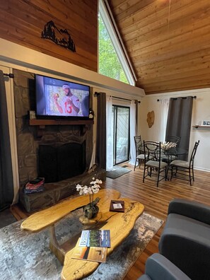 Smart TV - Heaven on the Lake (Eatonton)