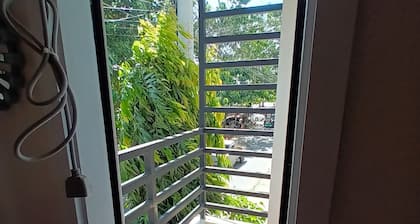 Home away from home. Minutes away to beach resorts around Mactan Island.