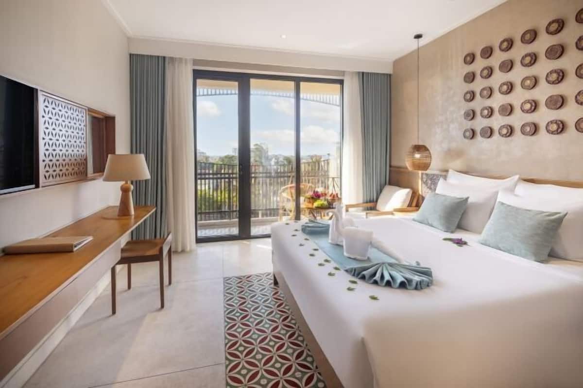 In-room safe, desk, blackout curtains, iron/ironing board (on request)