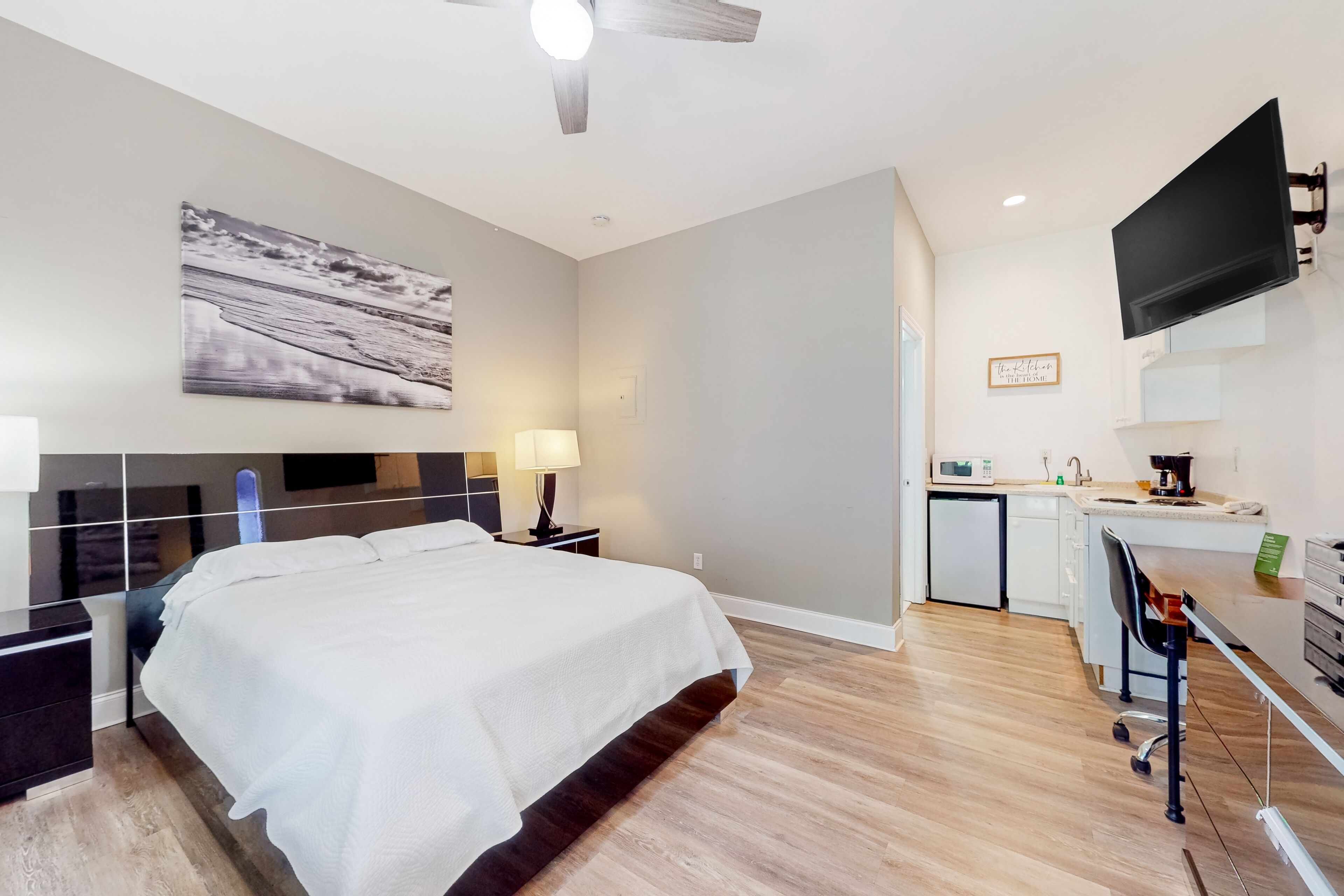 Hotel-style studio near marina with game room, sauna, pool, restaurant, tennis