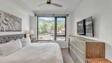 2 chambres, coffres-forts dans les chambres, bureau