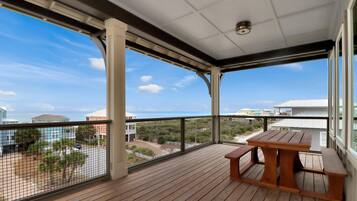 House, Multiple Beds (The Sea Life) | Outdoor dining