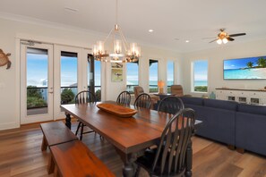 Dining - The Sea Life (Port St. Joe)