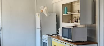 Golden Mt Rest Off Pepperina Lane, fully self-contained, sleeps 5 guests