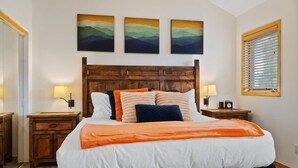 3 bedrooms, WiFi, bed sheets - Updated 3BD-3 Blocks to Gondola! (Breckenridge)