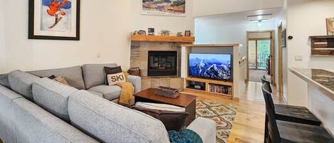 TV, fireplace