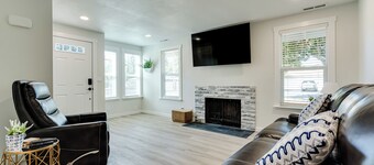 Fully Remodeled 2 Bedroom Home! Fantastic Central Location!