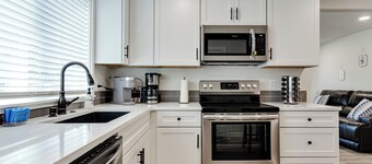 Fully Remodeled 2 Bedroom Home! Fantastic Central Location!