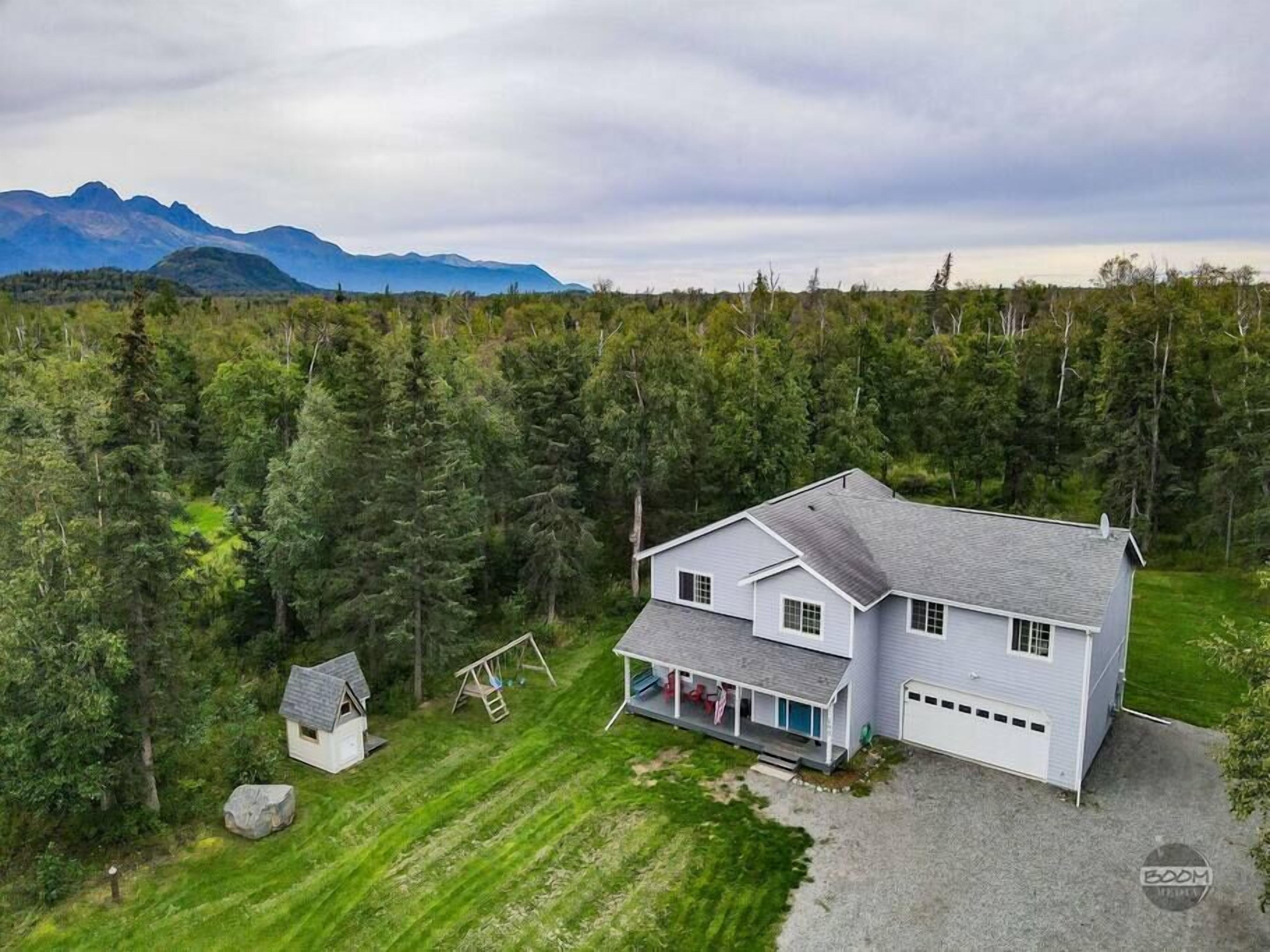 Mountain View off Maud Road - Near Reindeer Farm and Jim Creek!