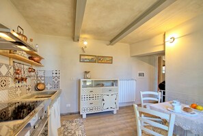 Kühlschrank, Ofen, Geschirrspüler, Toaster