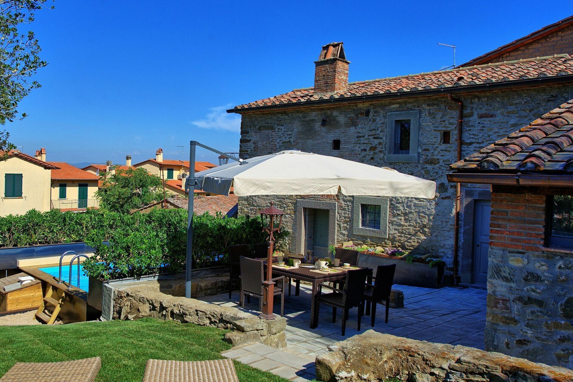 屋外ダイニングエリア