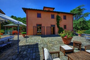 Outdoor dining - Casa Scopeti - San Casciano In Val Di Pesa ,Tuscany (San Casciano in Val di Pesa)