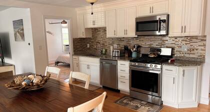 <br>Danvers spacious apt near Salem historic witch town Mall / Hospital