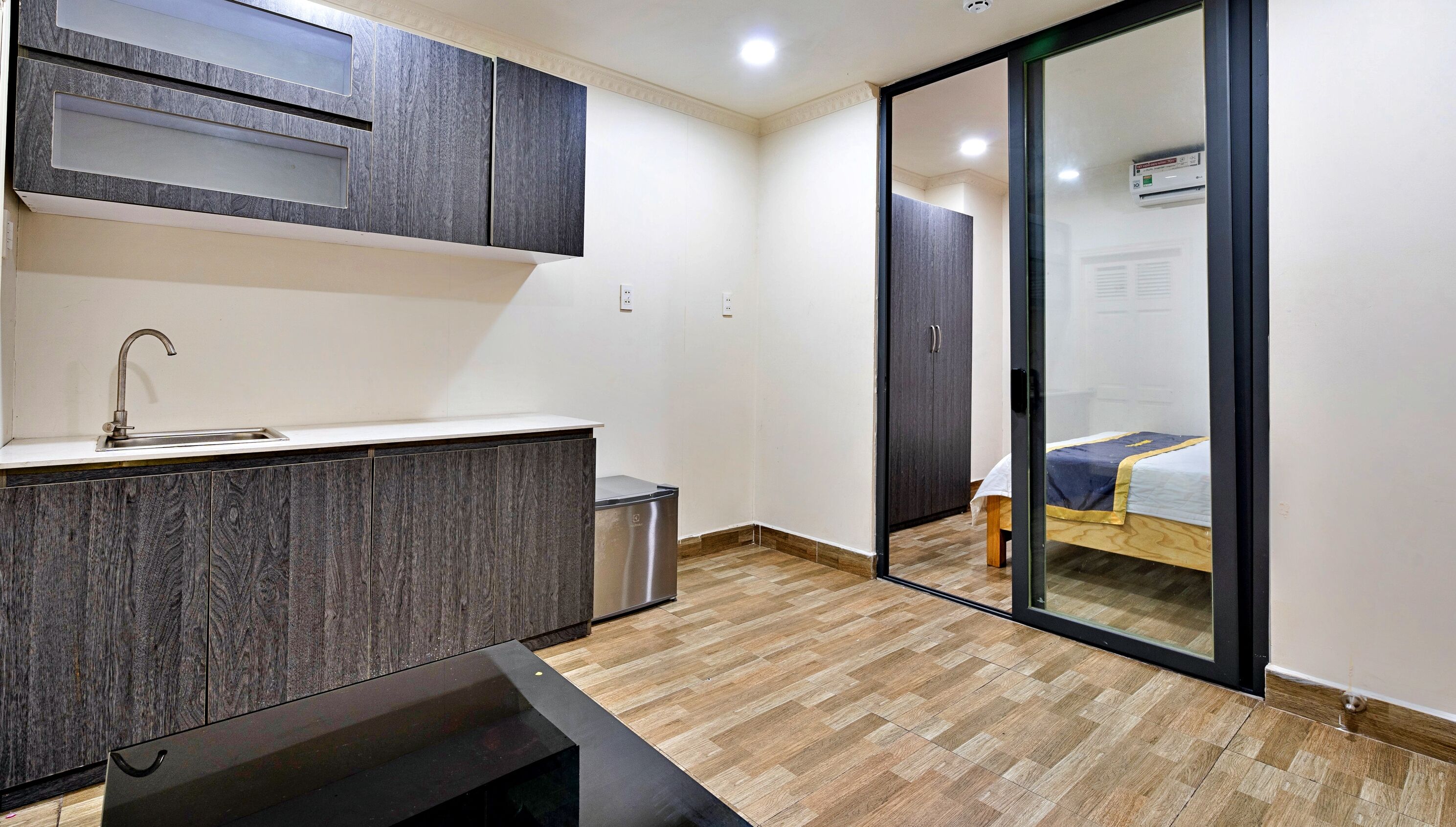 superior double room | living area | 32-inch lcd tv with cable channels