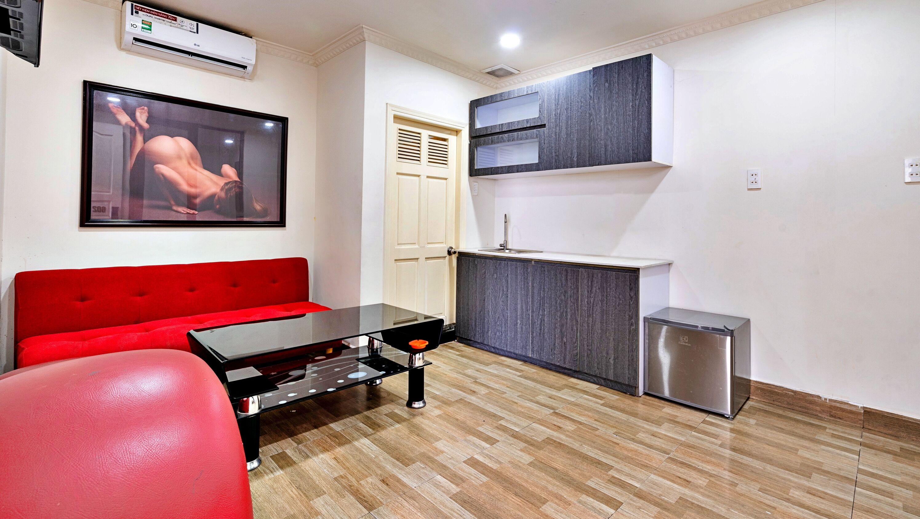superior double room | living area | 32-inch lcd tv with cable channels