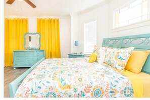 3 bedrooms, iron/ironing board, WiFi, bed sheets