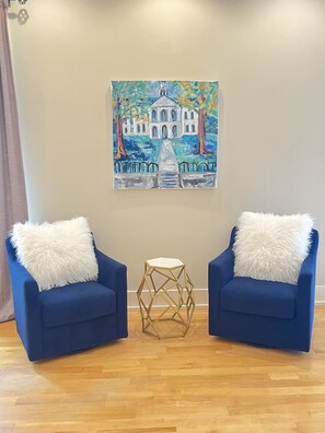 Interior - Elegant Home, two blocks to The Square and walk to The Vaught (Oxford)