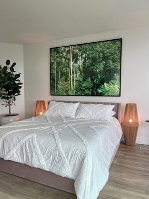 2 chambres, bureau, fer et planche à repasser, accès au Wi-Fi (inclus)