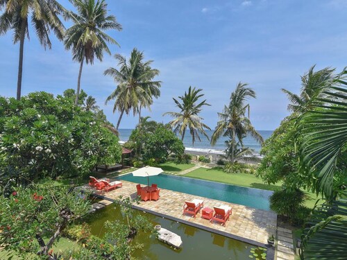 A quiet oasis in the traditional north of Bali right by the sea