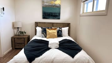 3 bedrooms, desk, iron/ironing board, free WiFi