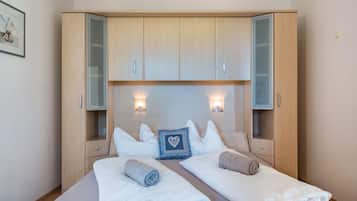1 bedroom, free WiFi, bed sheets
