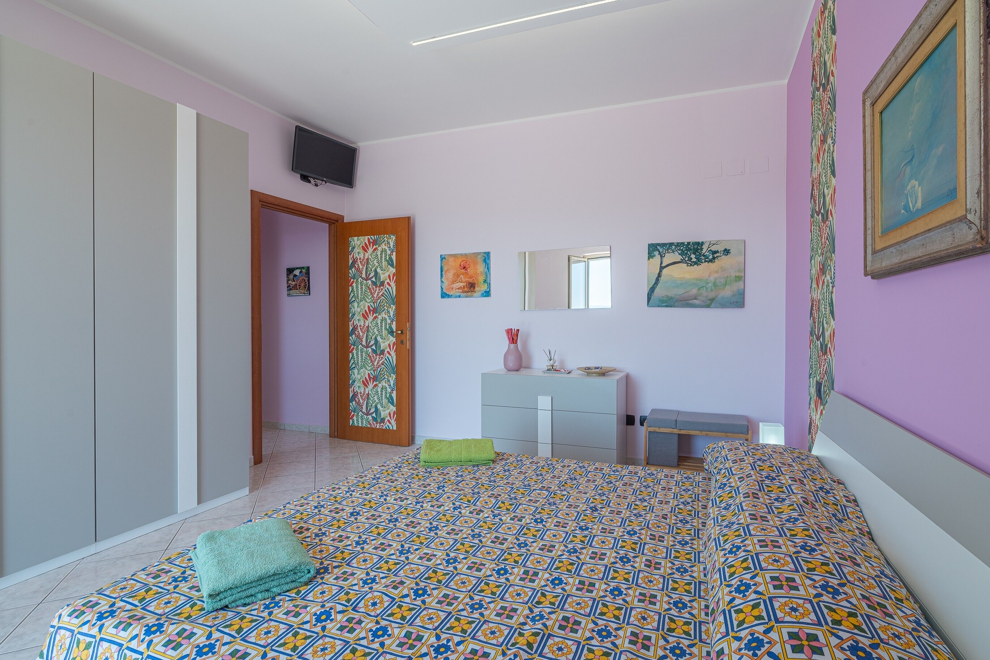 2 chambres, fer et planche à repasser, Wi-Fi gratuit, draps fournis