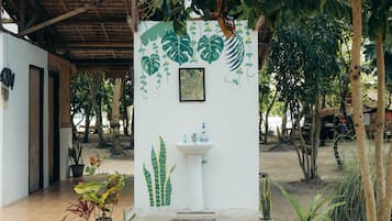 Traditional Quadruple Room | Bathroom sink