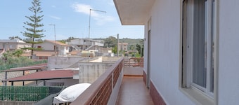 Apartment 'Casa Mely Ed Enzo' with Mountain View, Wi-Fi and Air Conditioning