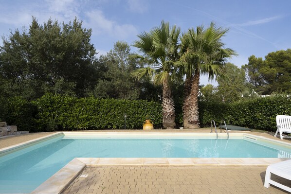 Pool - Villa 'Arisa with Pool' with Shared Pool, Wi-Fi and Air Conditioning (Fasano)