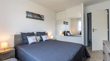 2 quartos, ferros/tábuas de passar roupa, Wi-Fi de cortesia